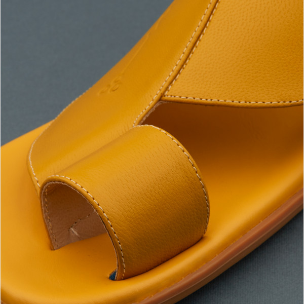  حذاء شرقي ايطالي جلد طبيعي أصفر