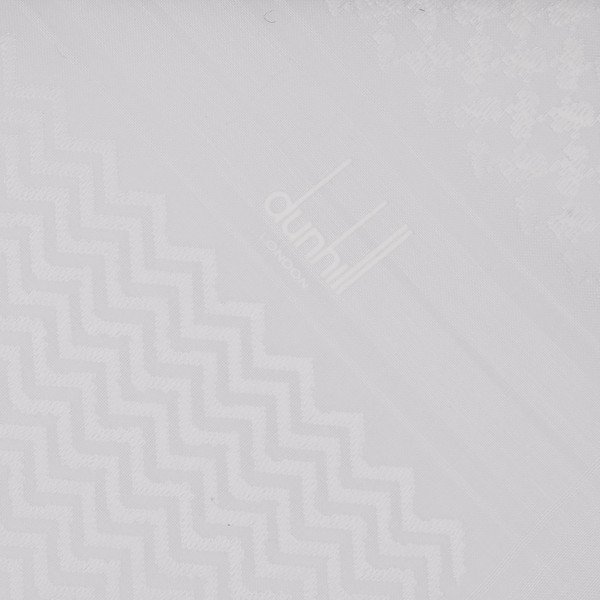 شماغ دنهل الأبيض المميز | الإصدار الخاص شماغ دنهل الأبيض المميز | الإصدار الخاص